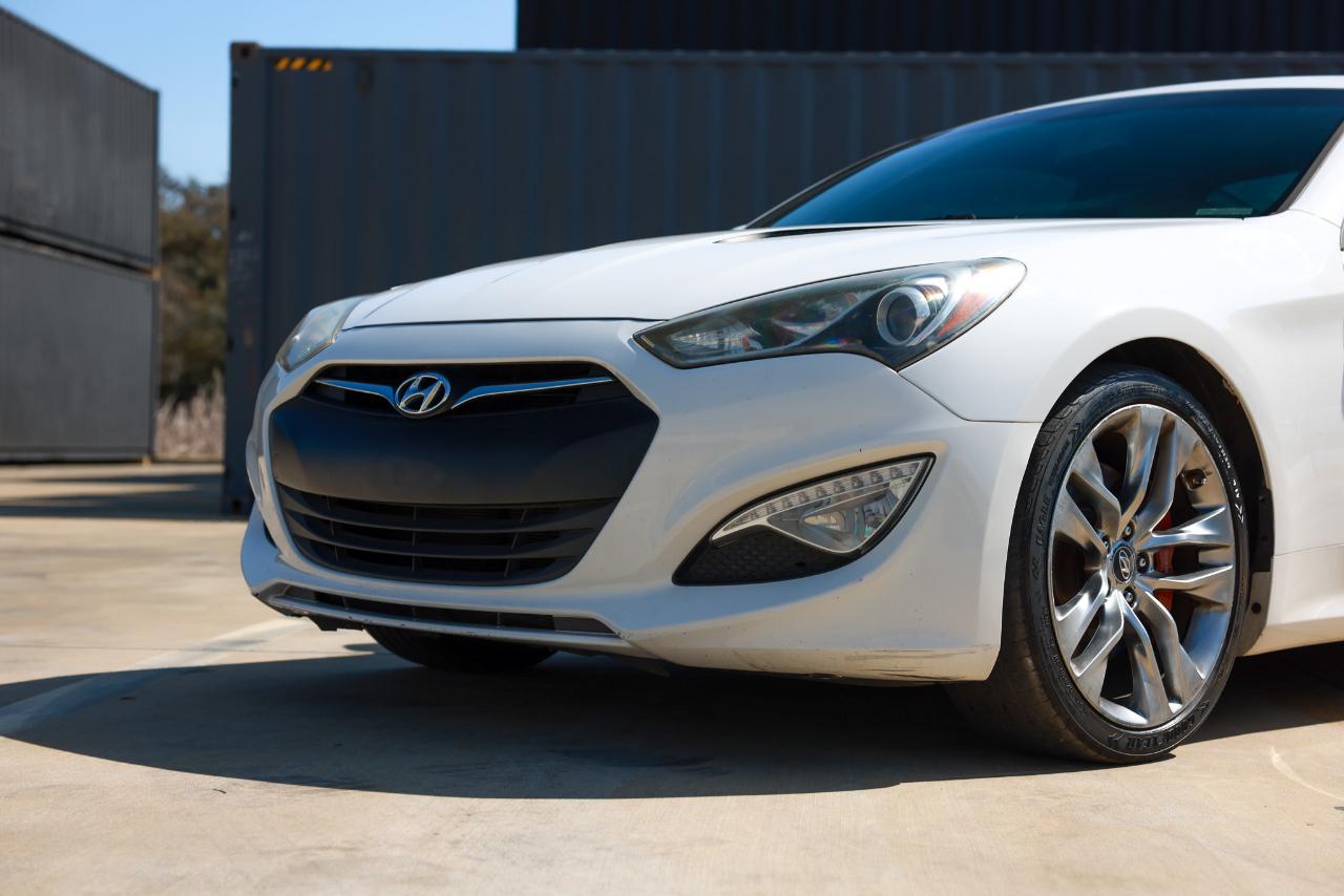 Hyundai Genesis  2013