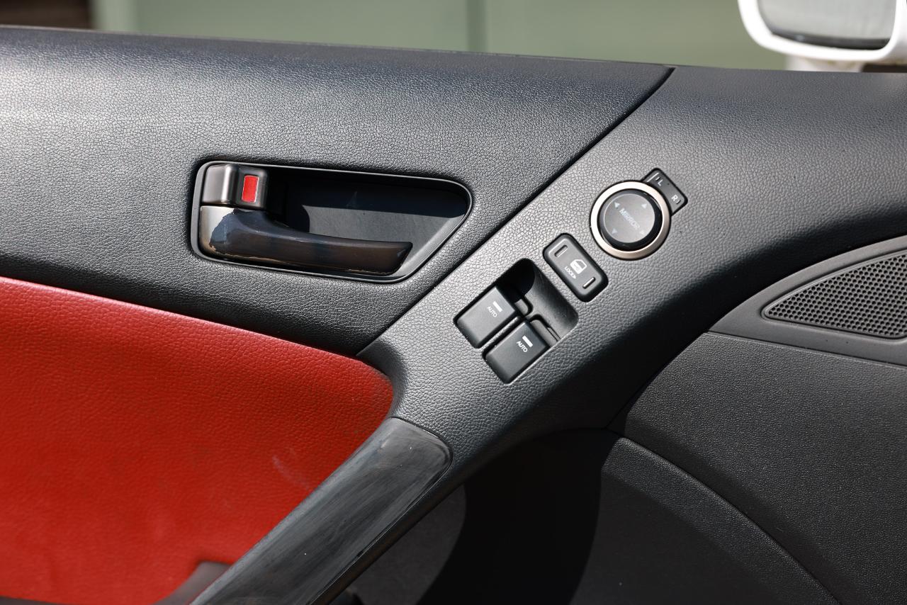 Hyundai Genesis  2013