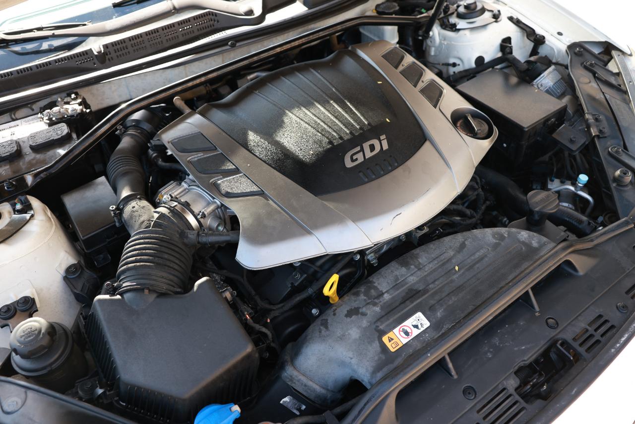 Hyundai Genesis  2013