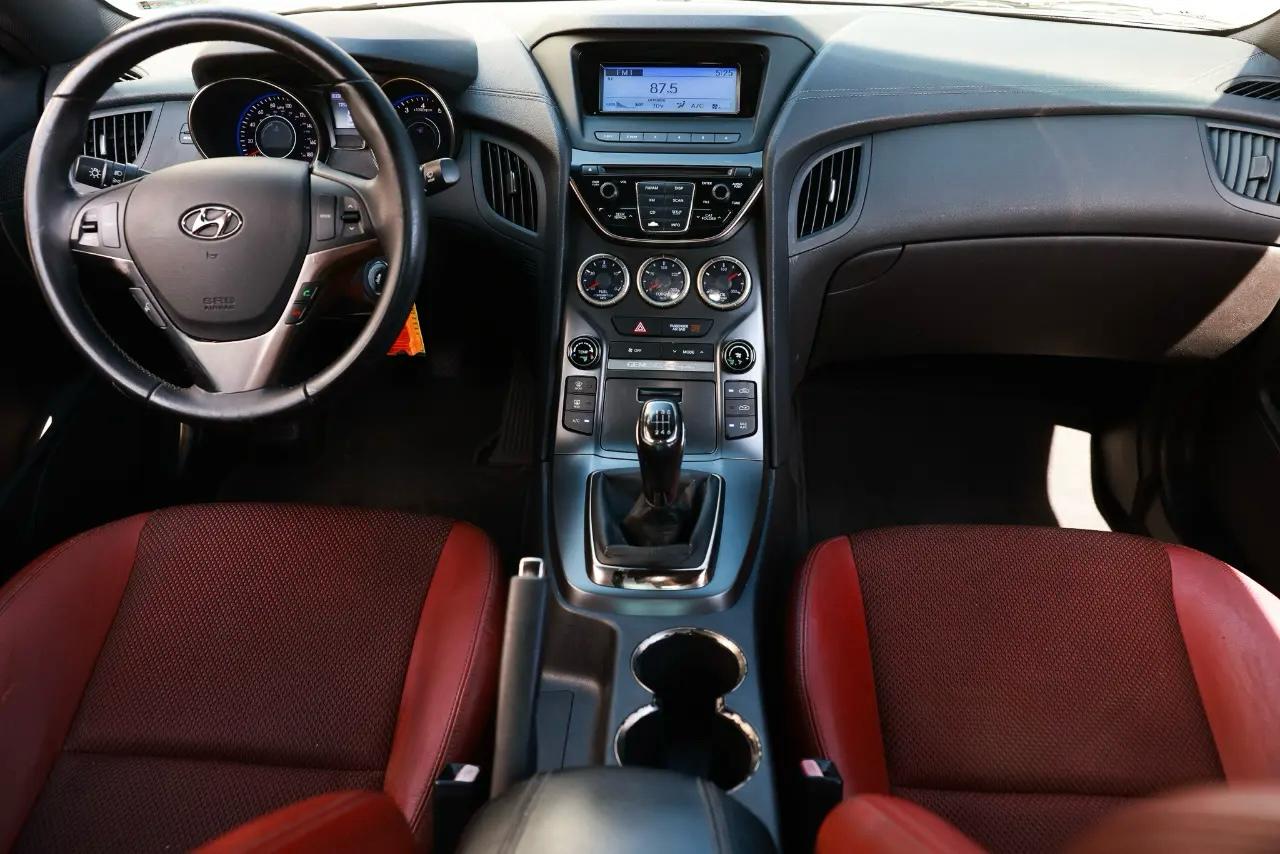 Hyundai Genesis  2013