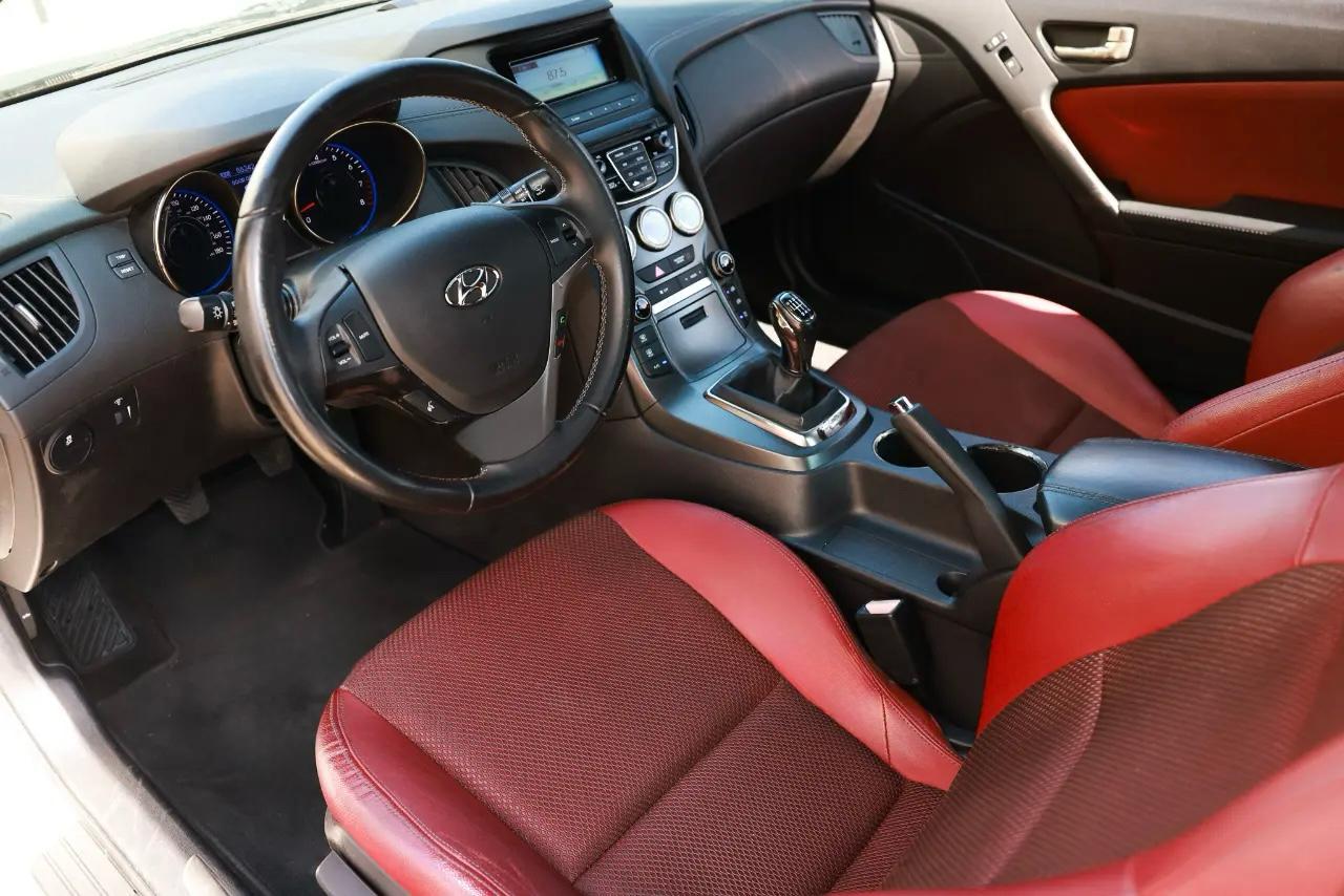 Hyundai Genesis  2013