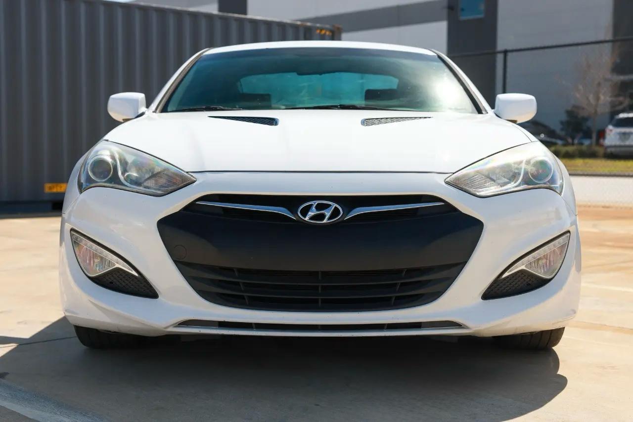 Hyundai Genesis  2013