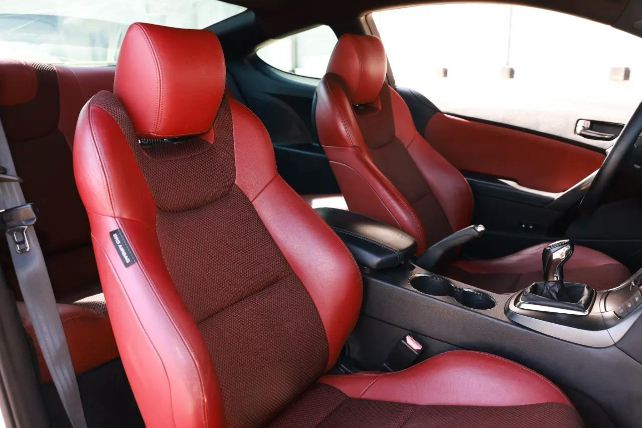 Hyundai Genesis  2013