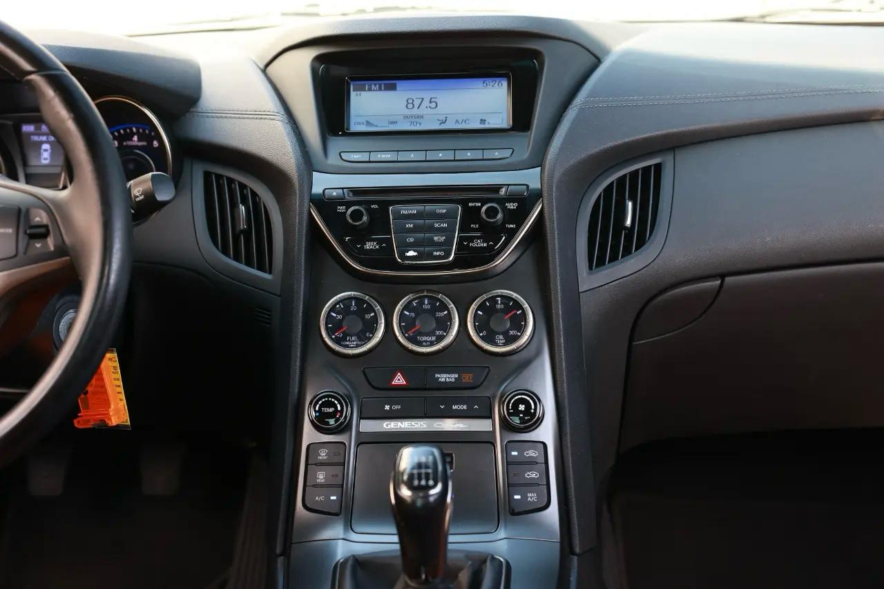 Hyundai Genesis  2013