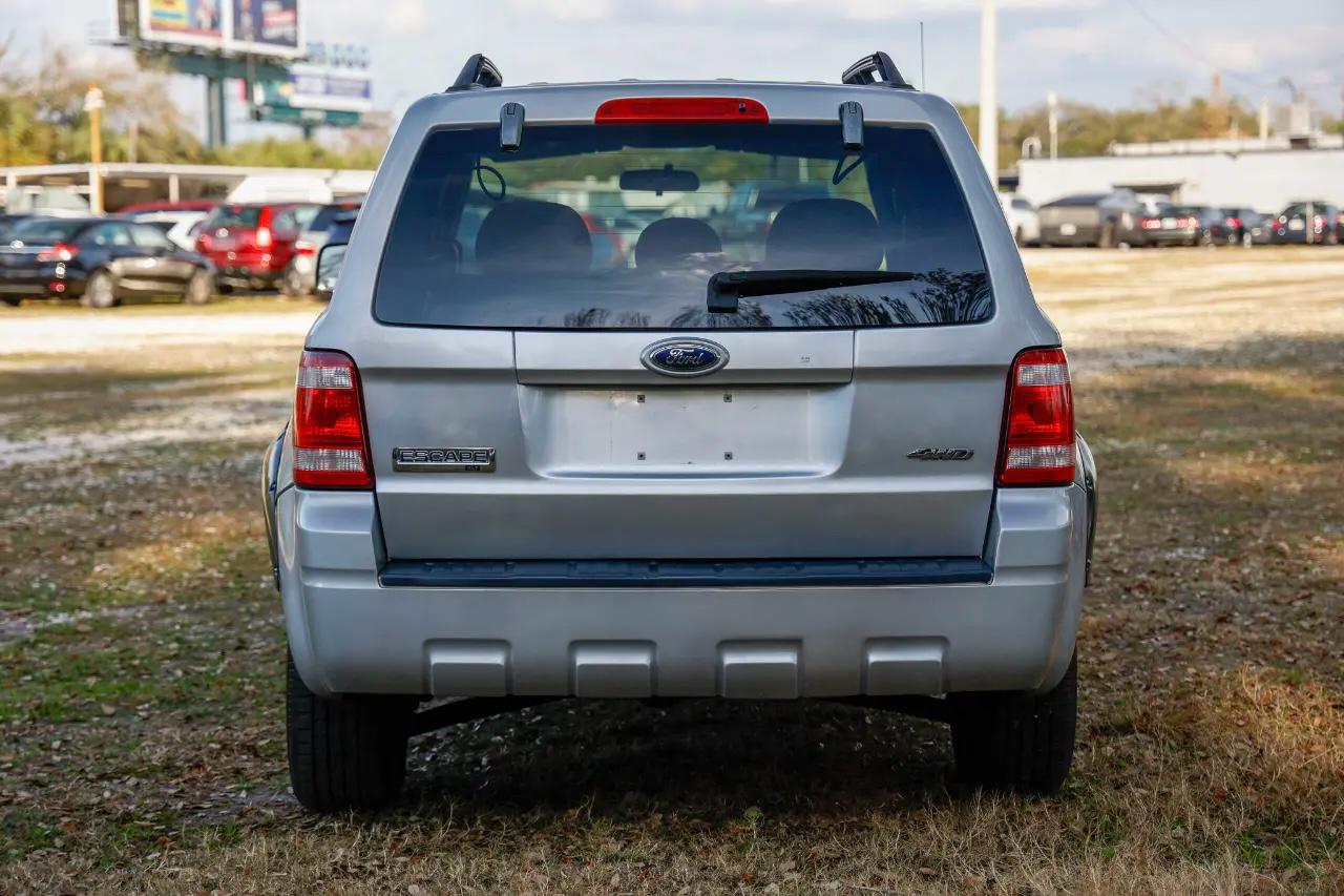 Ford Escape  2008