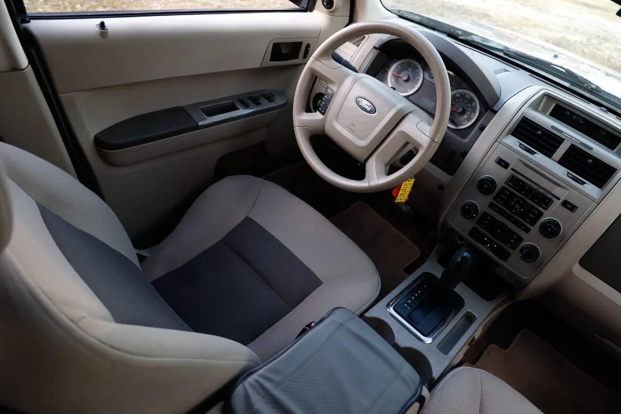 Ford Escape  2008