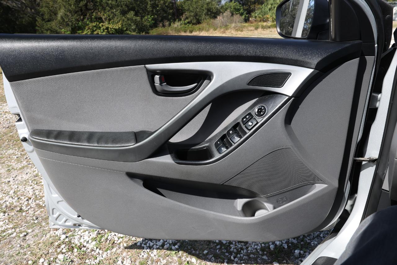 Hyundai Elantra  2016