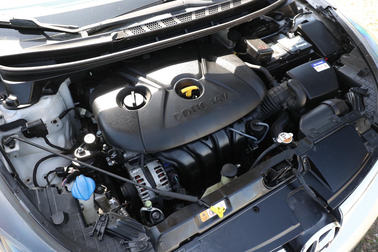 Hyundai Elantra  2016