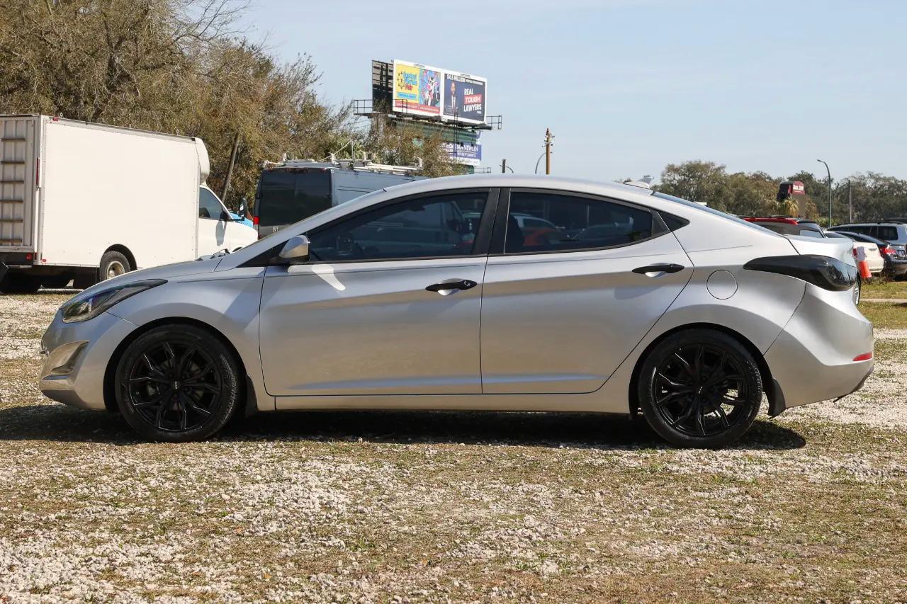 Hyundai Elantra  2016