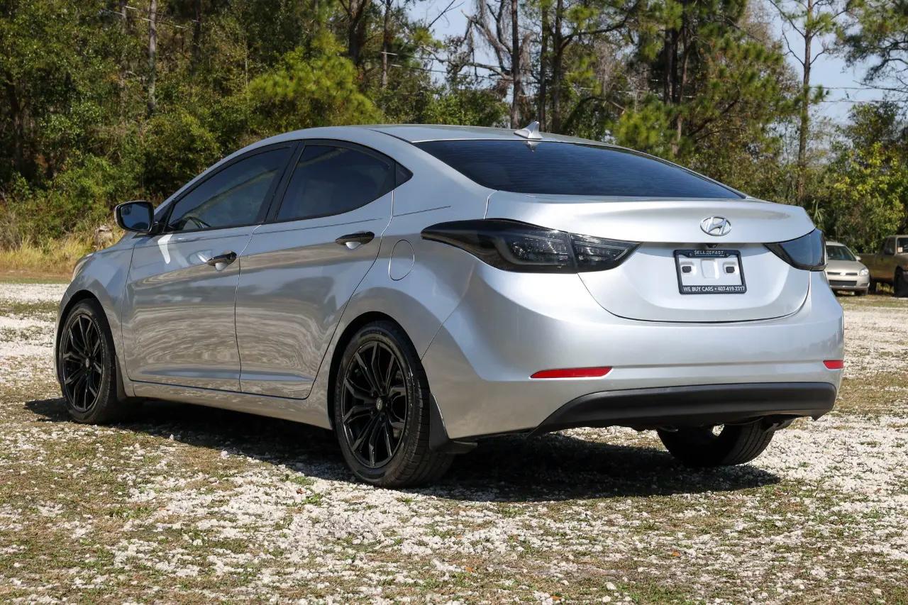 Hyundai Elantra  2016