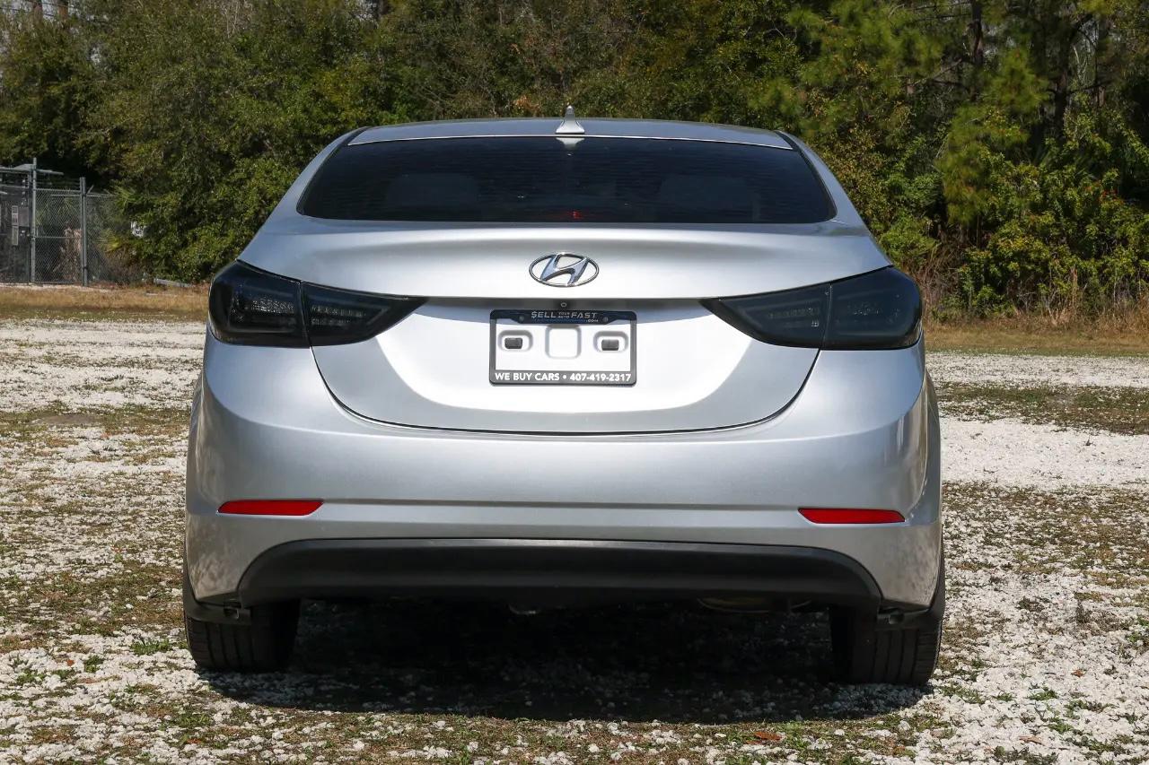 Hyundai Elantra  2016