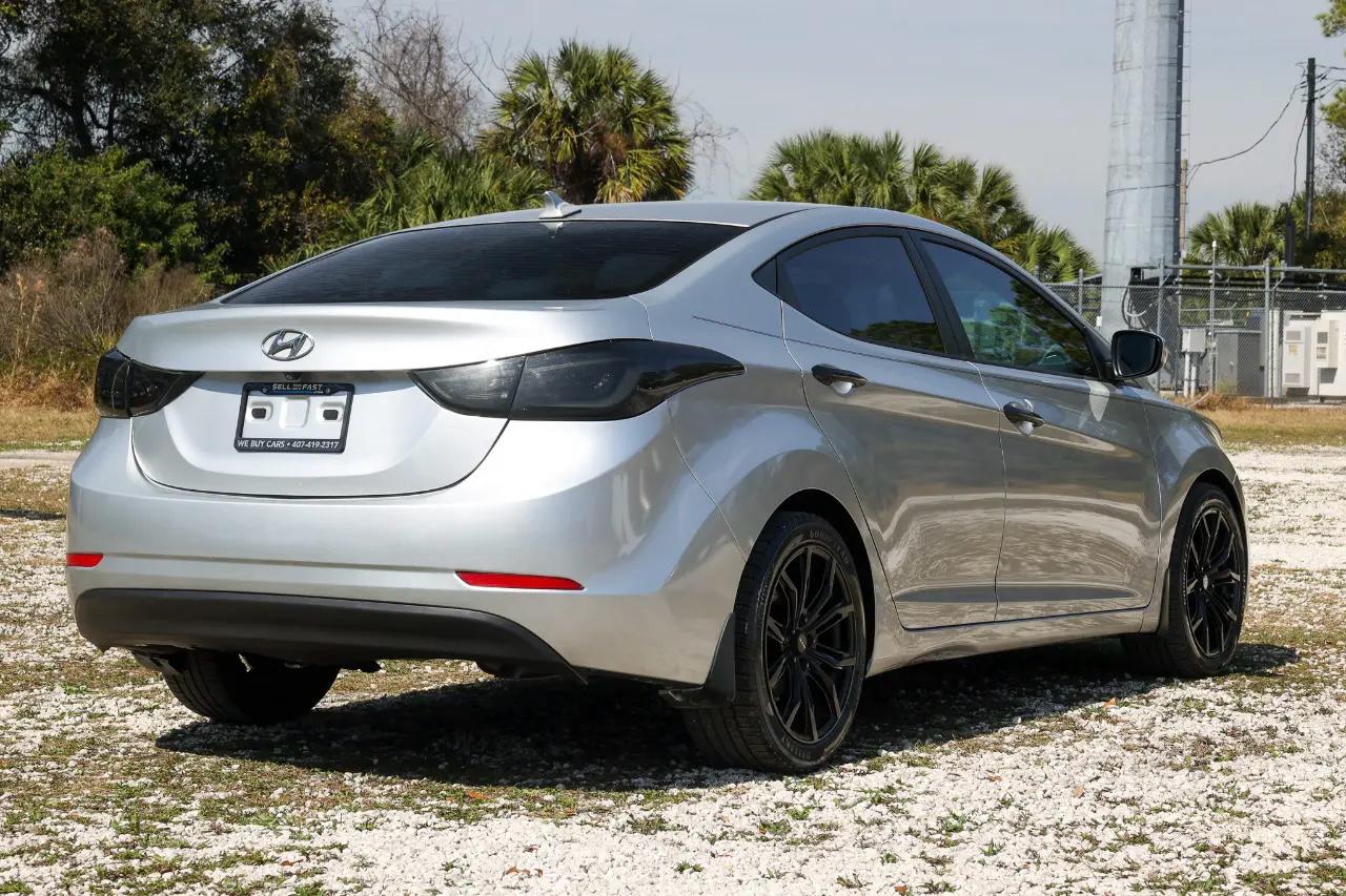 Hyundai Elantra  2016