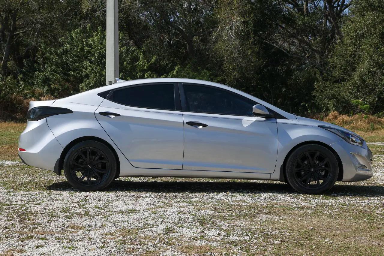 Hyundai Elantra  2016