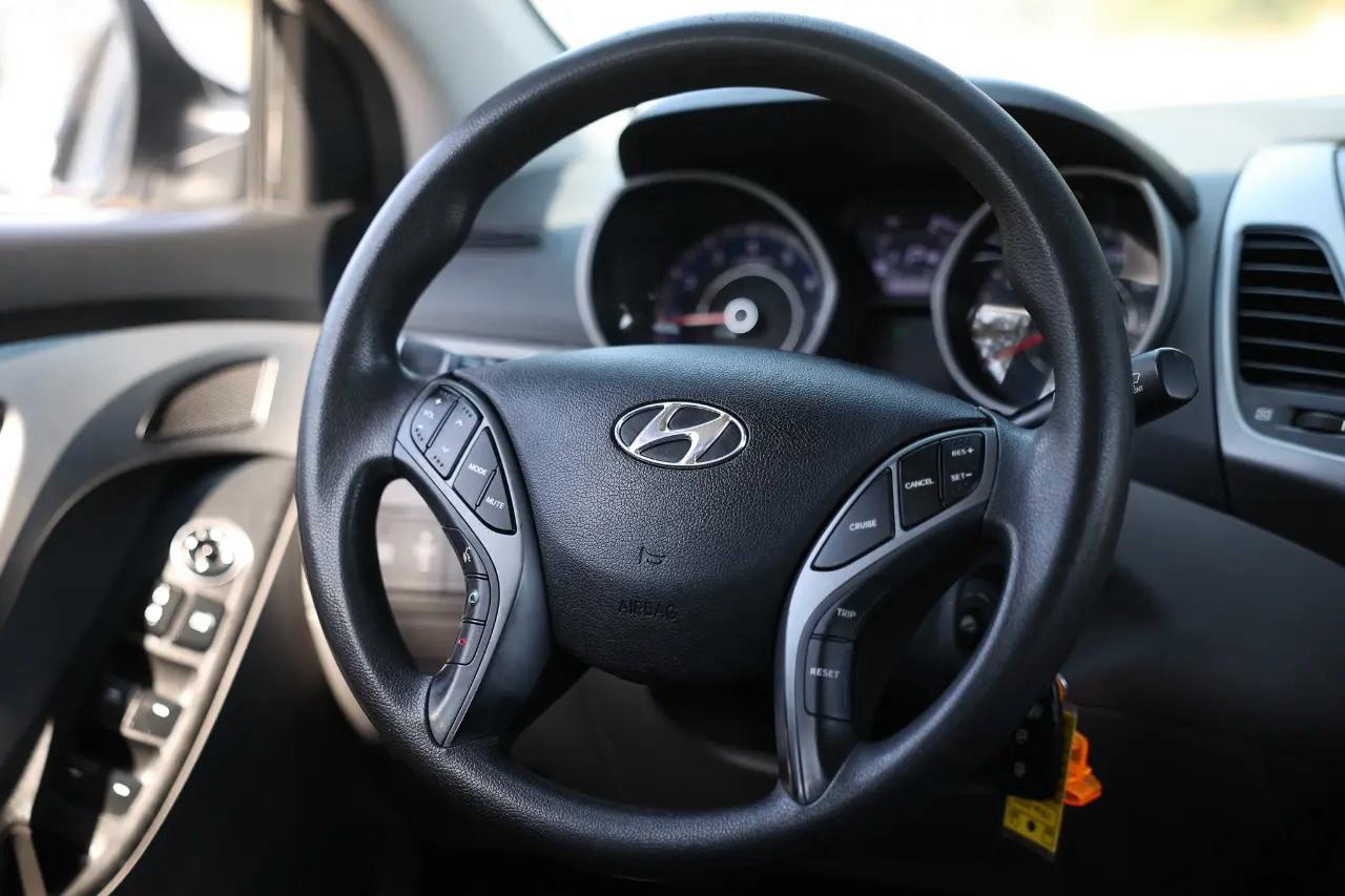 Hyundai Elantra  2016
