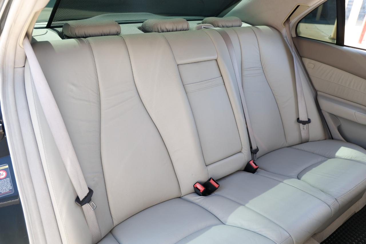 Mercedes-Benz S-Class  2001