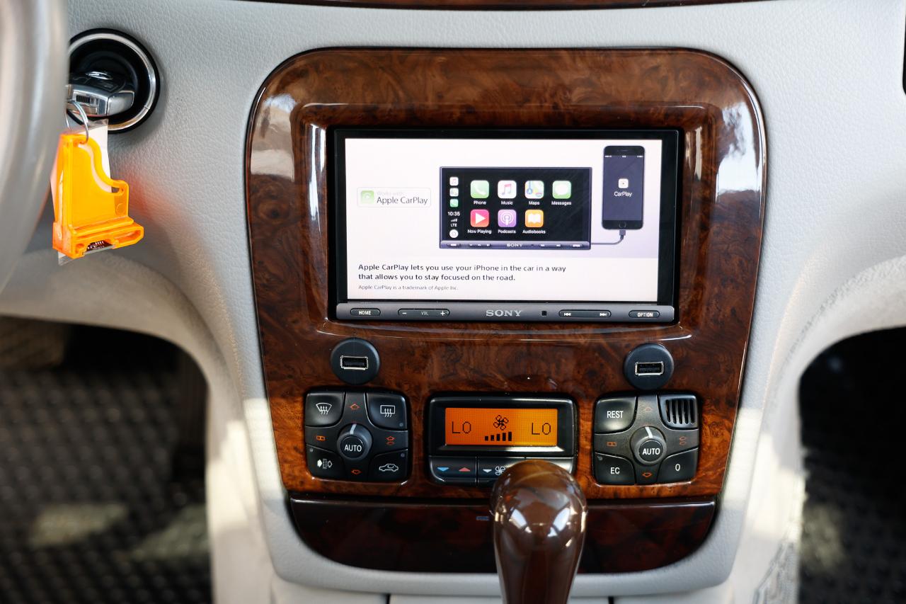 Mercedes-Benz S-Class  2001