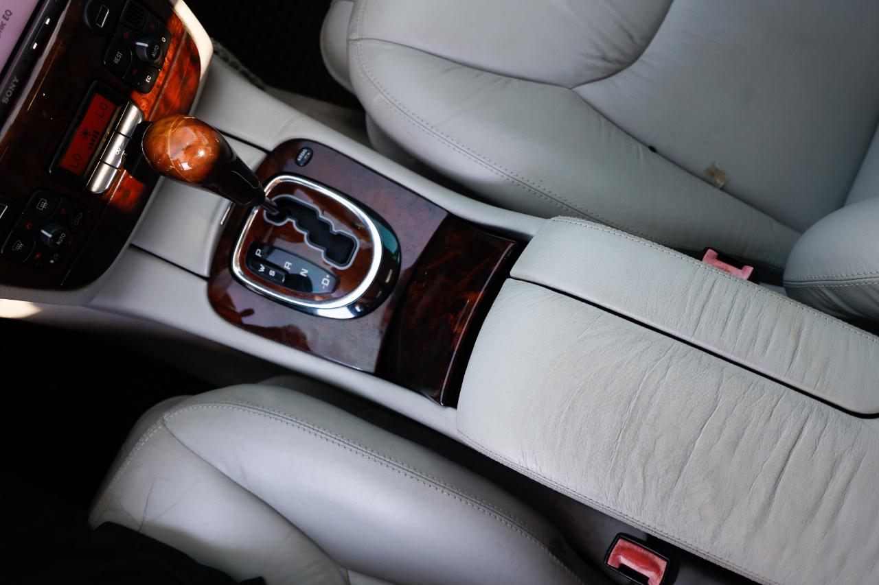 Mercedes-Benz S-Class  2001