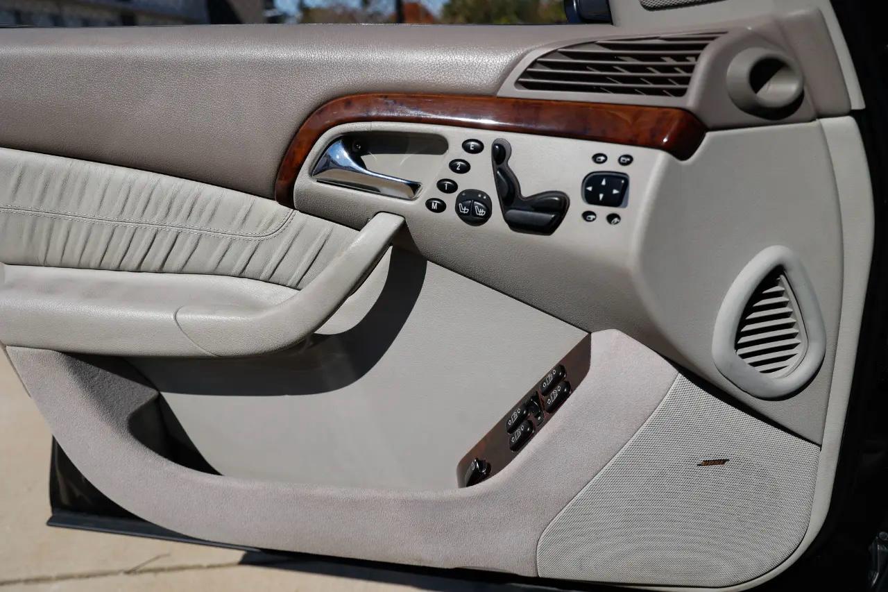 Mercedes-Benz S-Class  2001