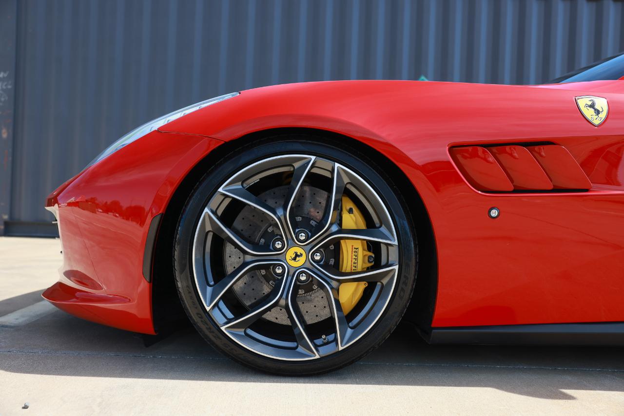 Ferrari GTC4Lusso  2019