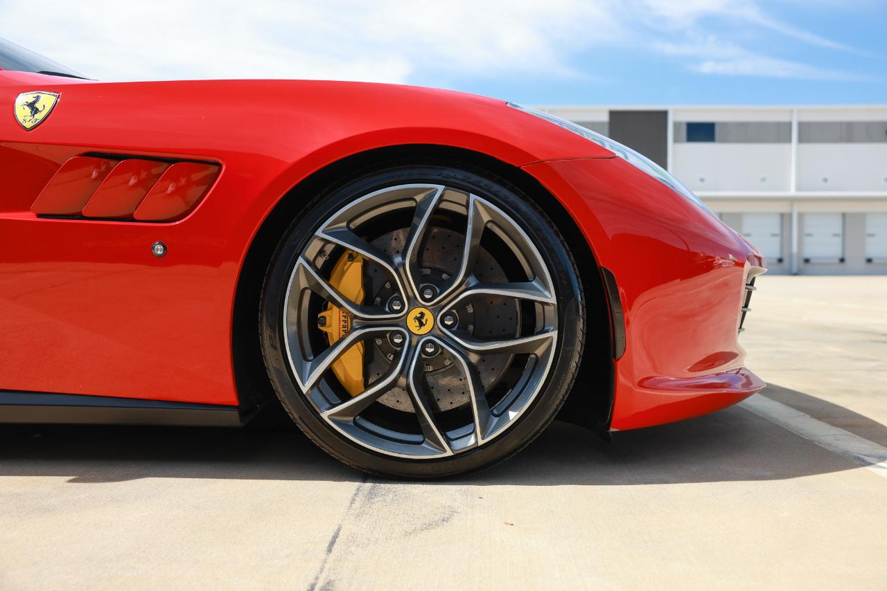 Ferrari GTC4Lusso  2019