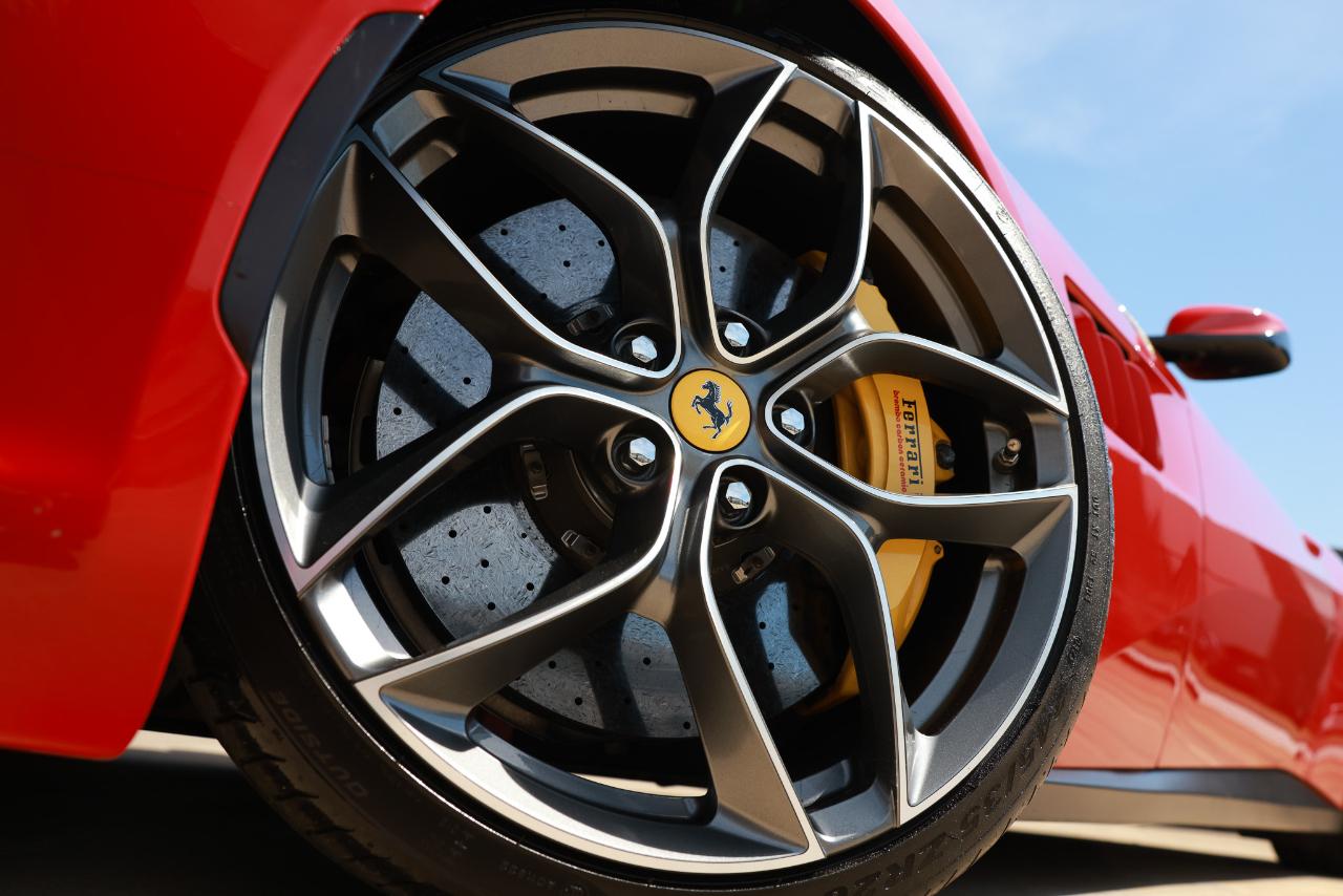 Ferrari GTC4Lusso  2019