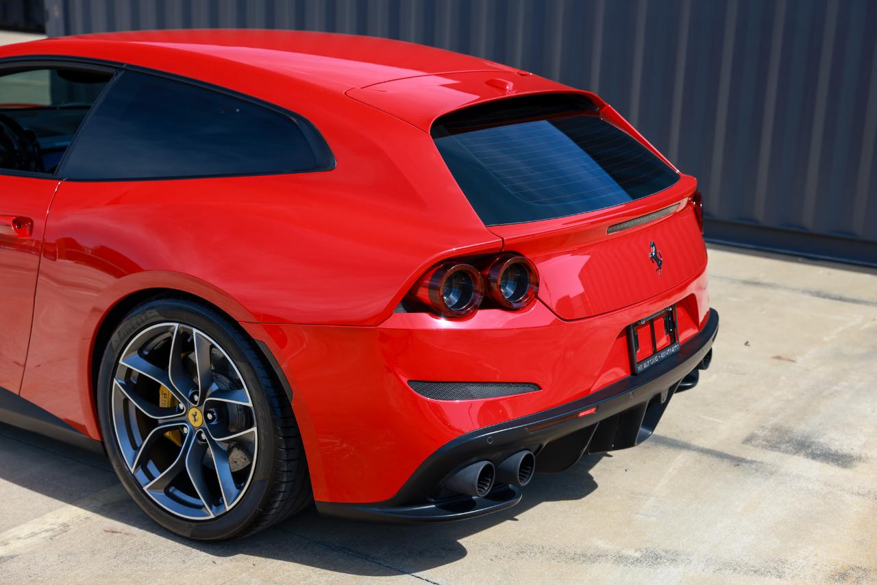 Ferrari GTC4Lusso  2019