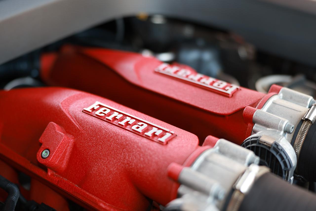 Ferrari GTC4Lusso  2019