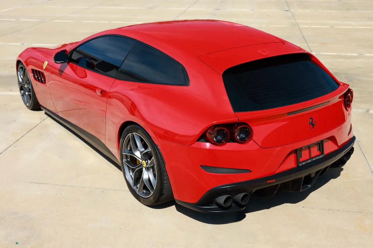 Ferrari GTC4Lusso  2019