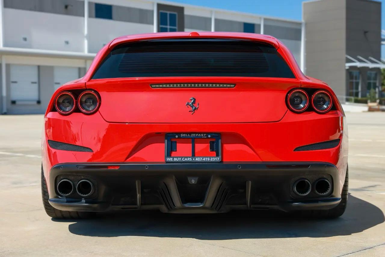 Ferrari GTC4Lusso  2019