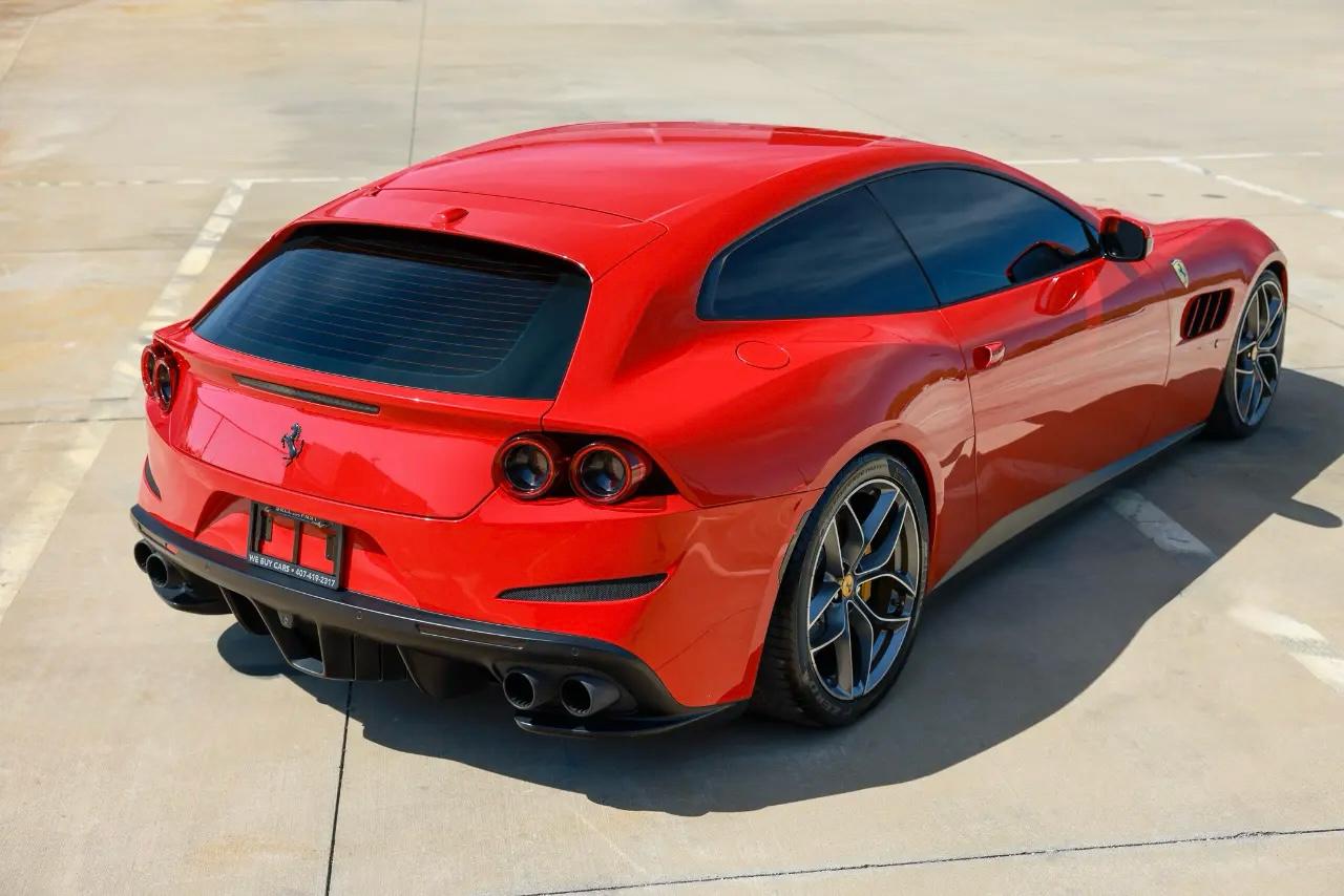 Ferrari GTC4Lusso  2019