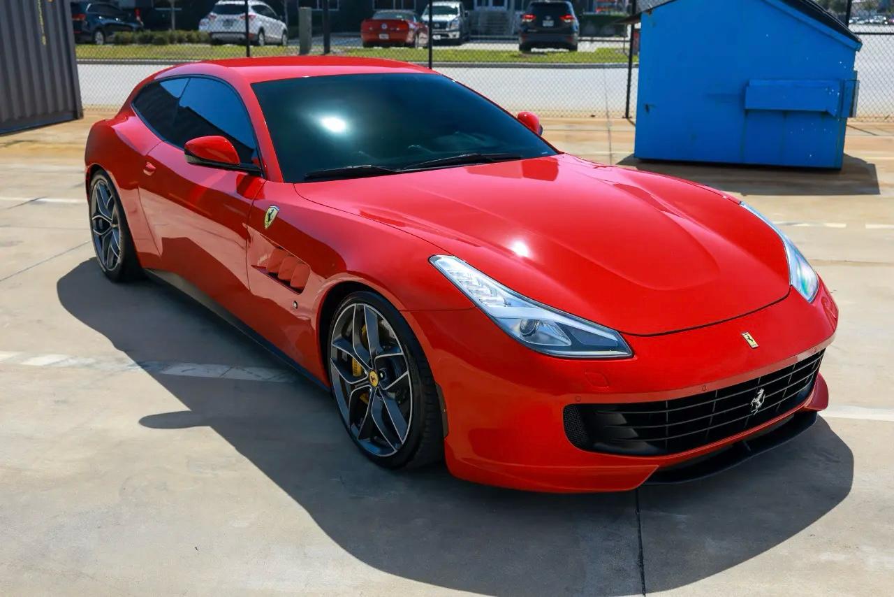 Ferrari GTC4Lusso  2019