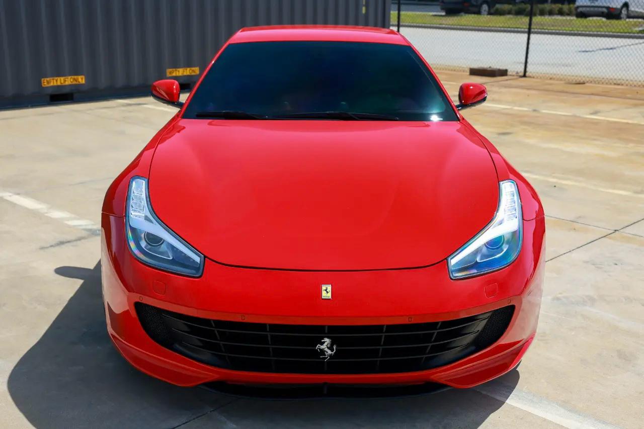 Ferrari GTC4Lusso  2019
