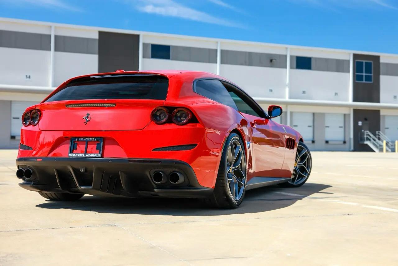 Ferrari GTC4Lusso  2019