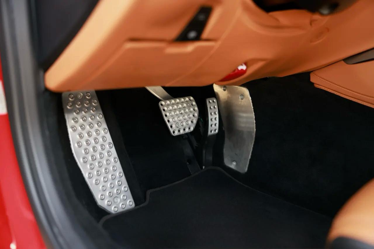 Ferrari GTC4Lusso  2019