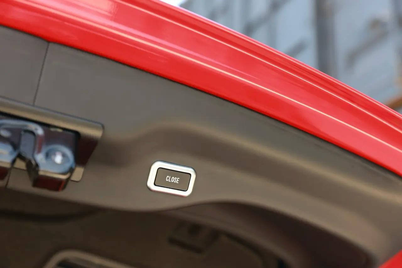 Ferrari GTC4Lusso  2019