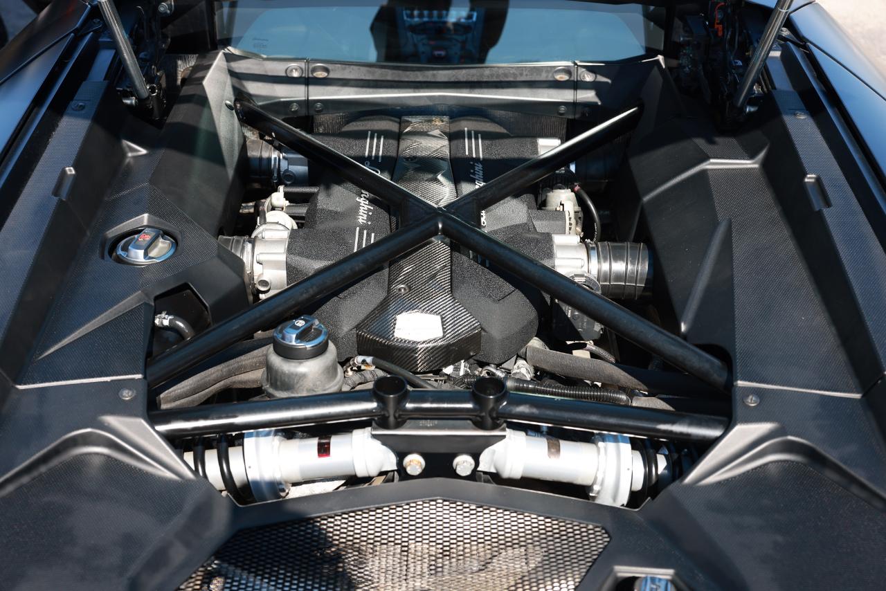 Lamborghini Aventador  2012