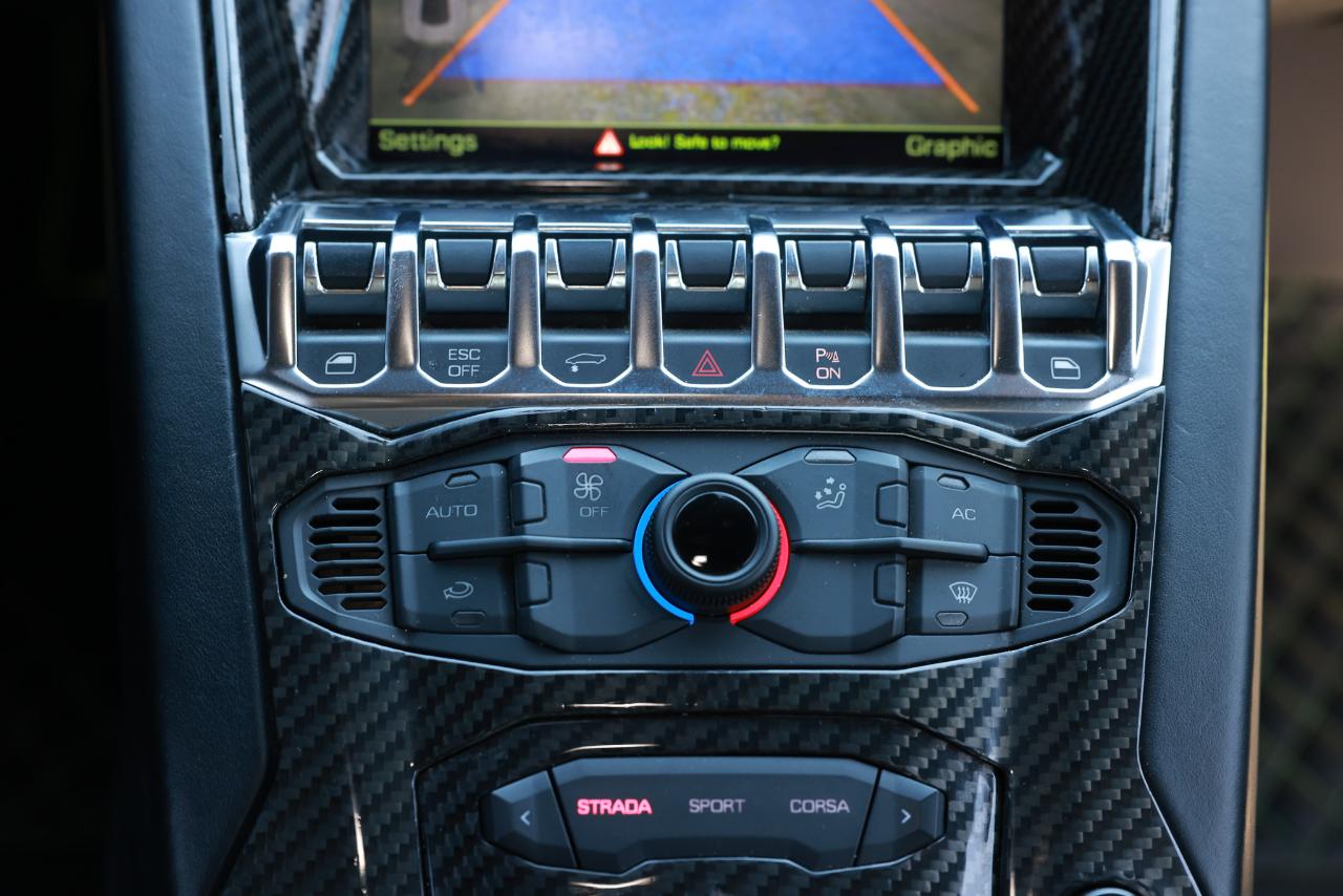 Lamborghini Aventador  2012