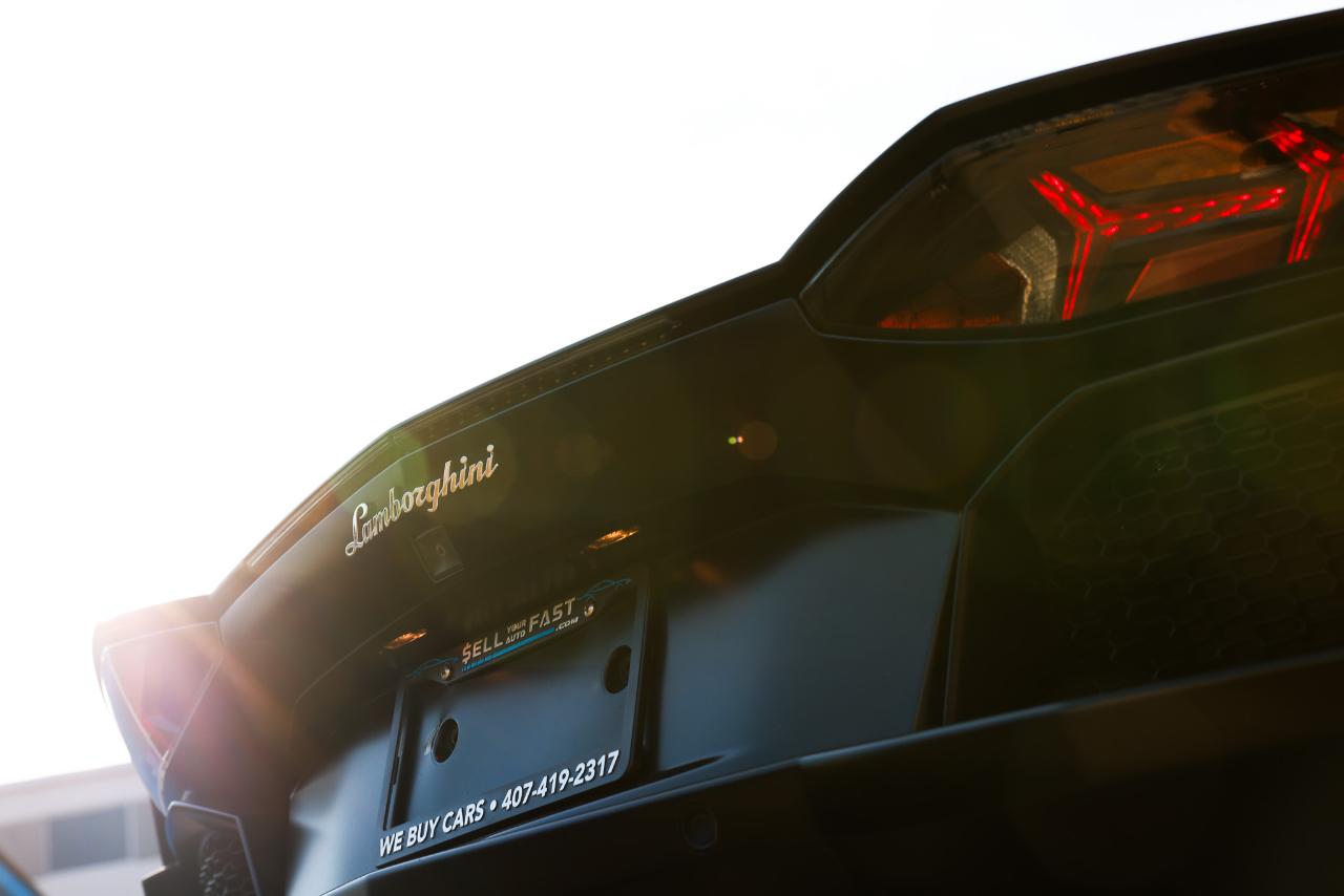 Lamborghini Aventador  2012