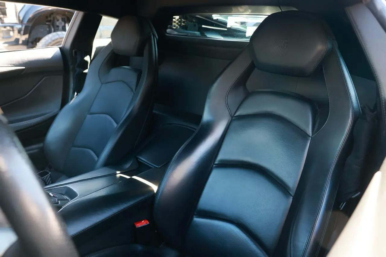 Lamborghini Aventador  2012