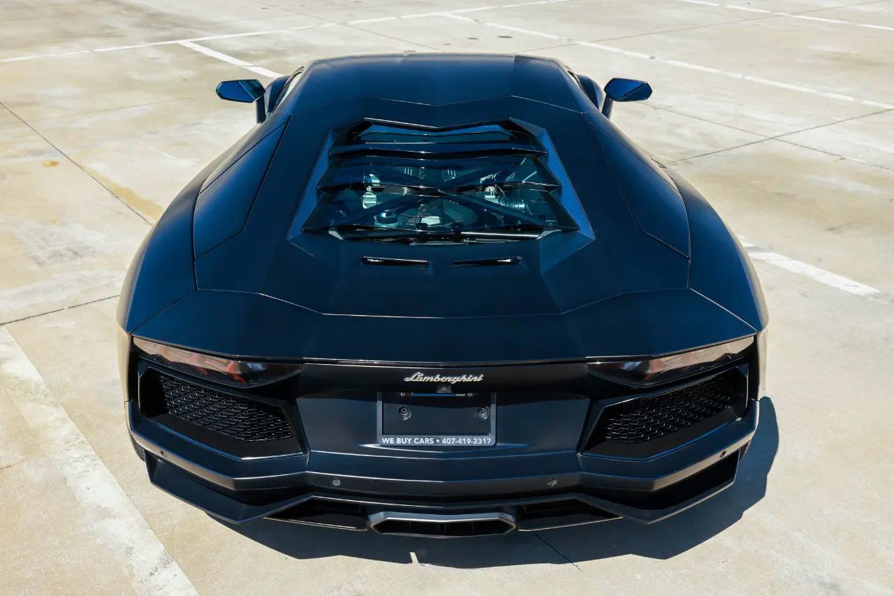 Lamborghini Aventador  2012