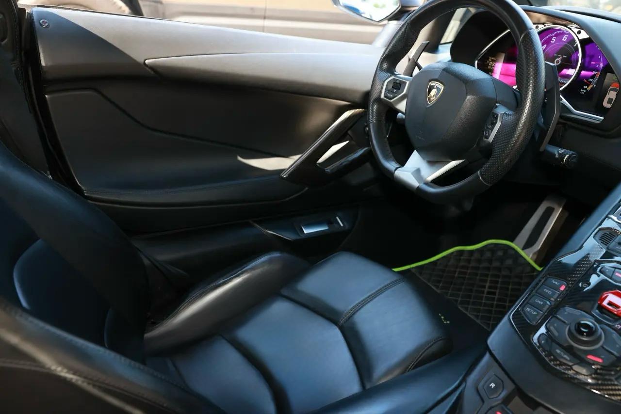 Lamborghini Aventador  2012