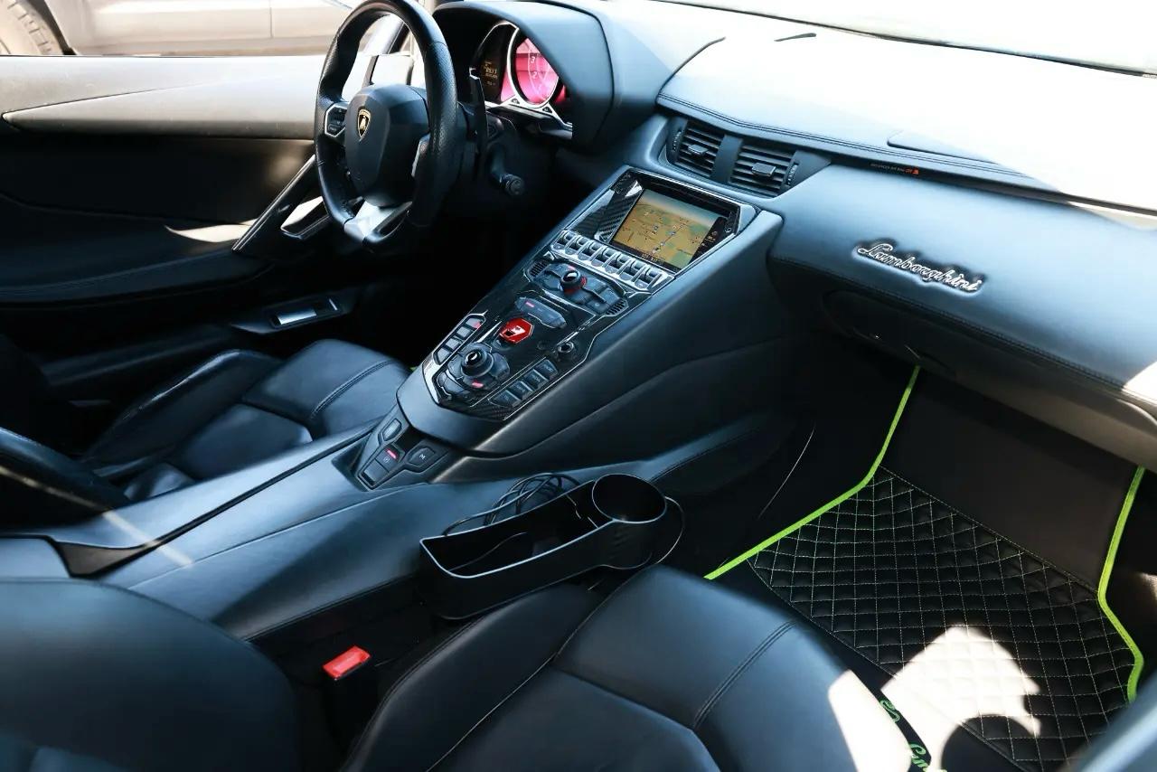 Lamborghini Aventador  2012