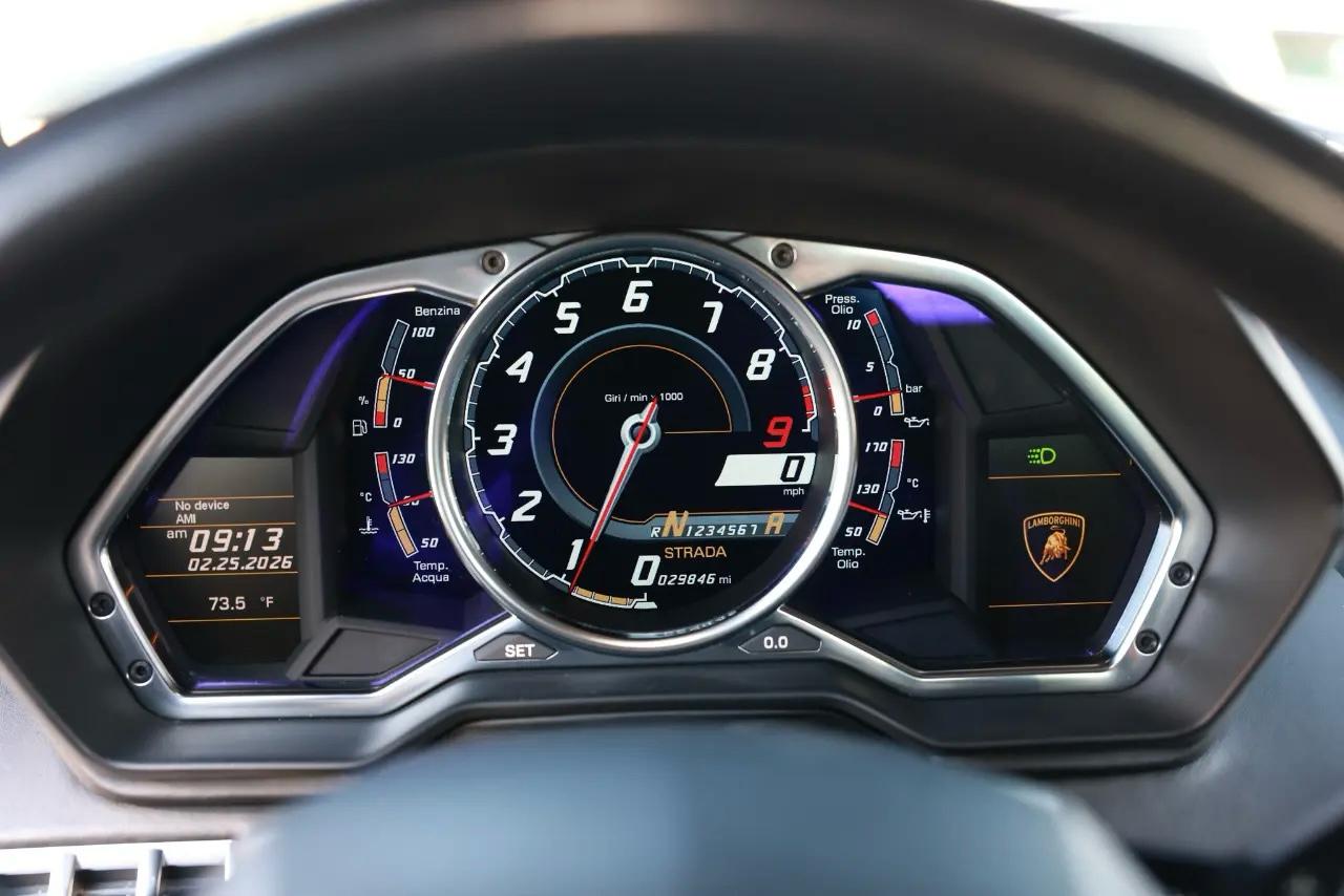 Lamborghini Aventador  2012