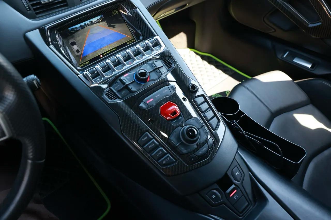 Lamborghini Aventador  2012