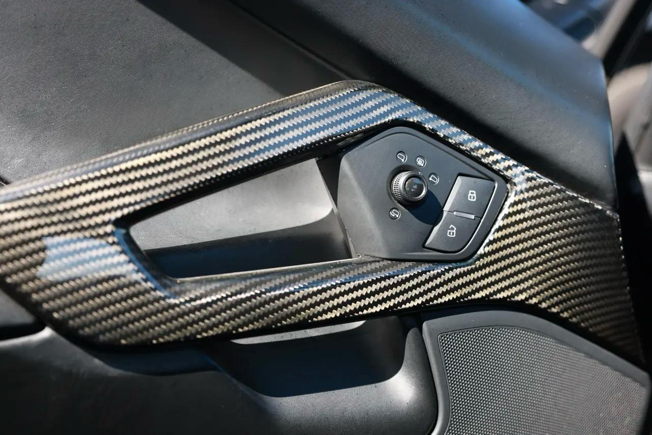 Lamborghini Aventador  2012