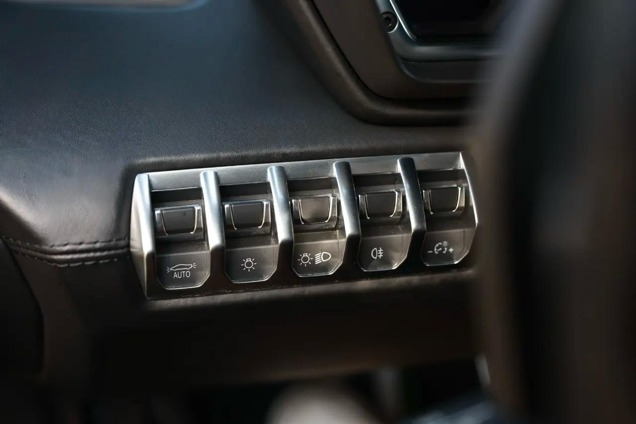 Lamborghini Aventador  2012