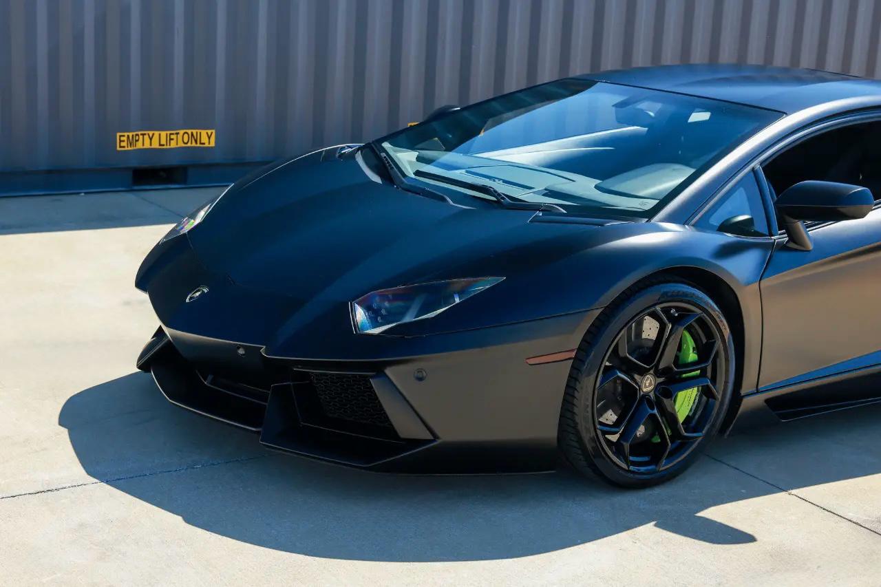 Lamborghini Aventador  2012