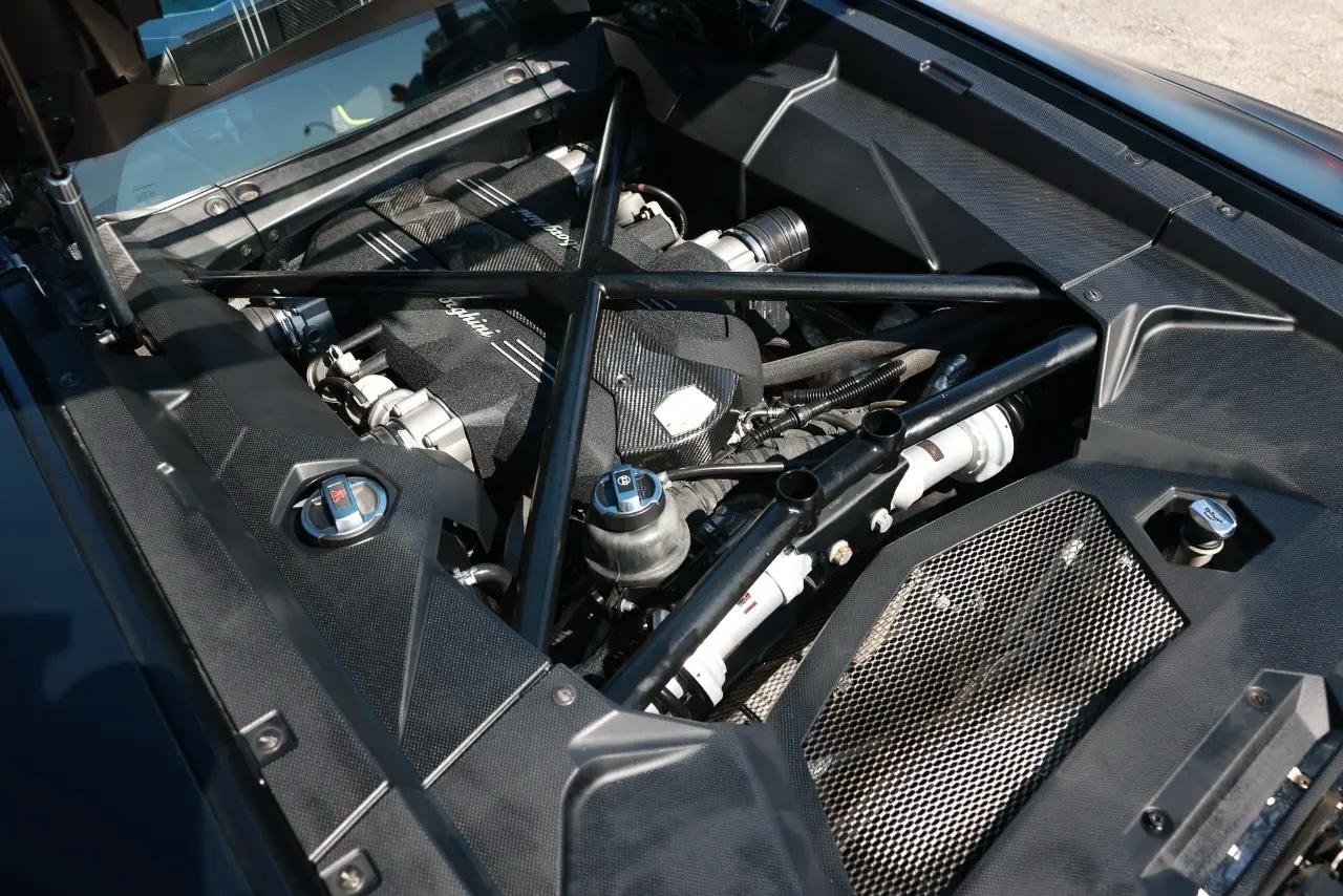 Lamborghini Aventador  2012