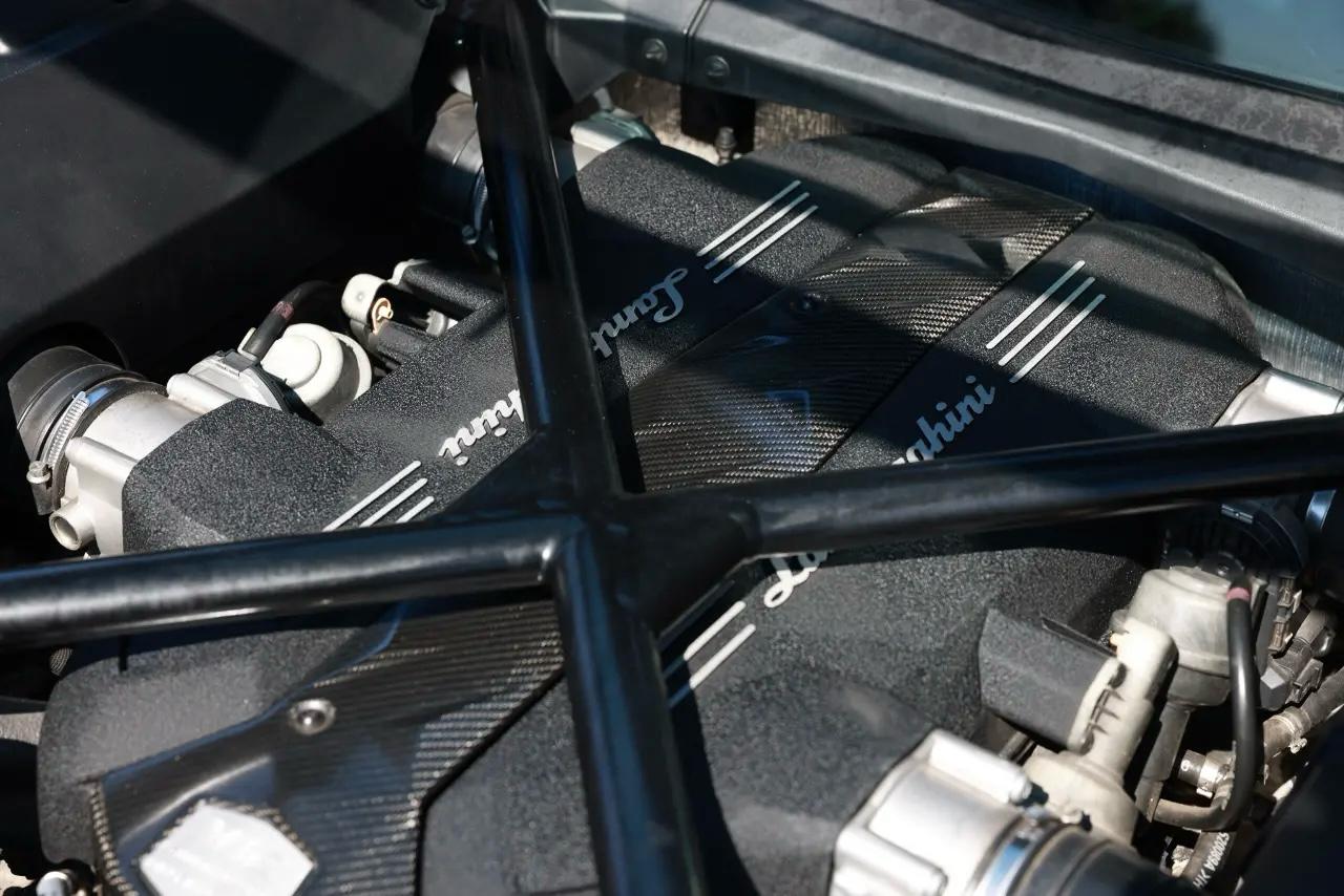 Lamborghini Aventador  2012