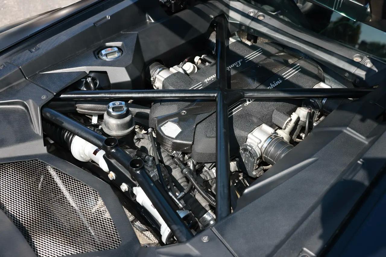 Lamborghini Aventador  2012